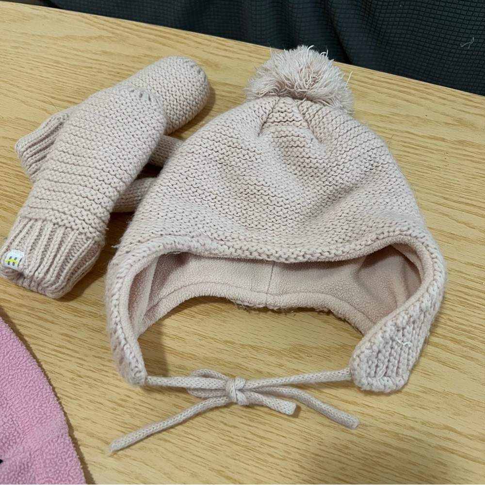 Kids Hat with Pom and Mittens - Light Pink